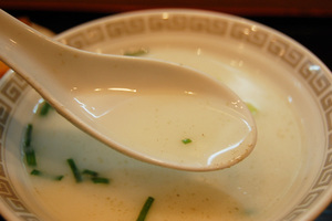豚骨スープ
